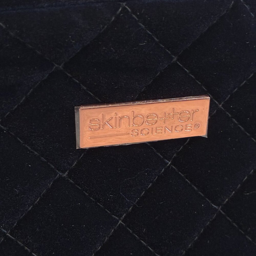 ✨New✨ SkinBetter Science Makeup & Skincare Accessory Velvet Travel Bag - Picture 3 of 7